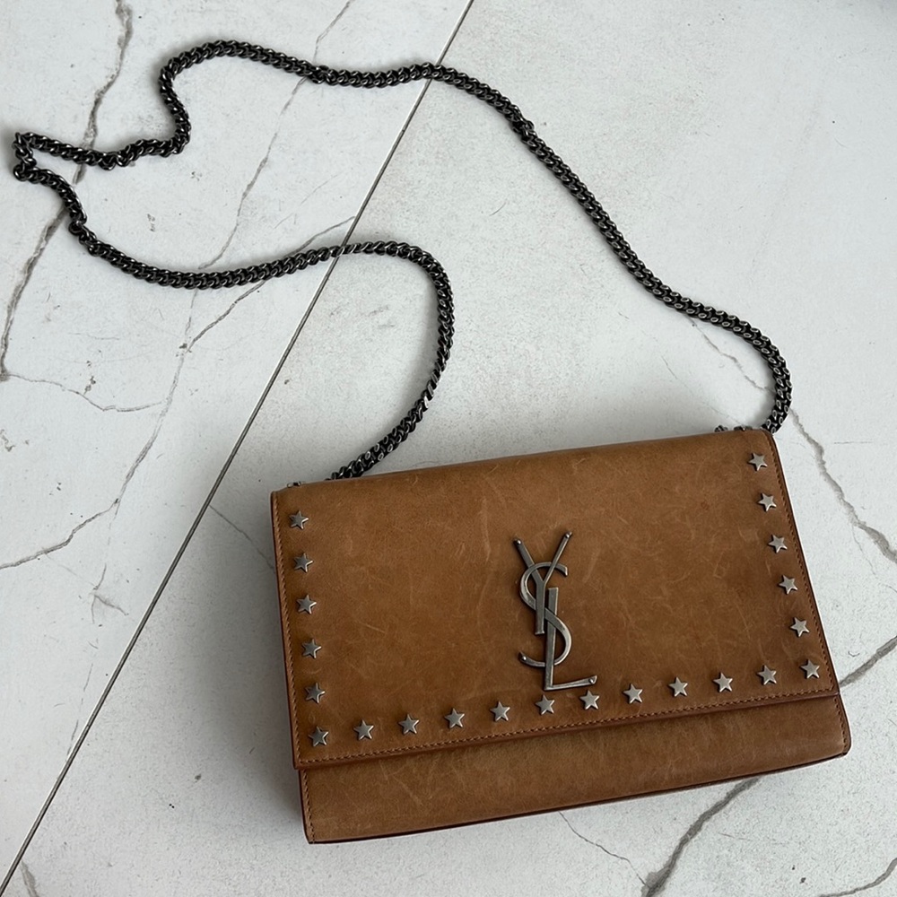 YSL - medium chain distressed leather handbag in camel